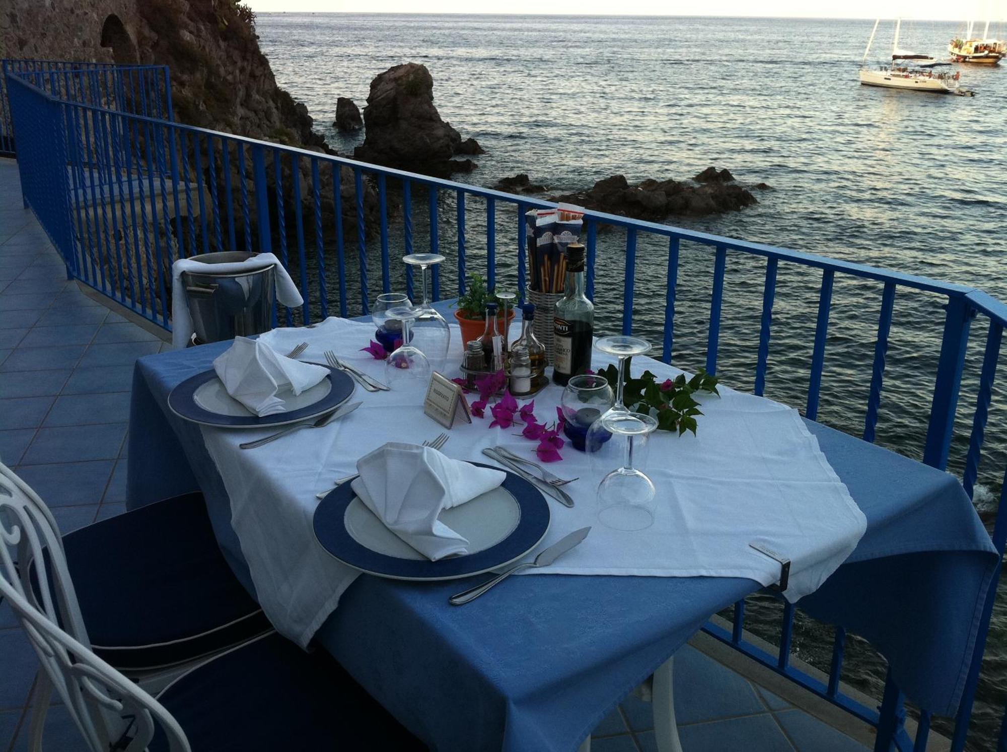 Hotel Rocce Azzurre Lipari  Exterior photo